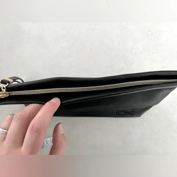 NWOT DKNY Donna Karan/ ๐ฐ2 for $10๐ฐ Black faux leather/ Cosmetic/ Travel bag - Picture 7 of 10